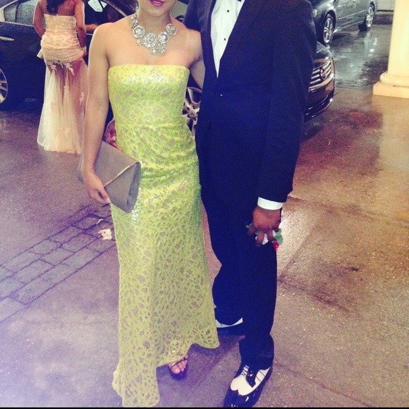 BCBG RUNWAY Collection Dress - Picture 2 of 3